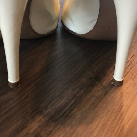Sergio Rossi cream patent leather pumps - Picture 5 of 7